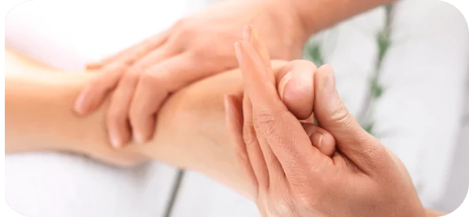 Dlaczego rehabilitacja po operacji haluksa jest tak istotna?